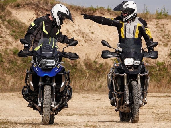 Adventure Oble Enie Porovnanie Klim Badlands Pro Vs Touratech